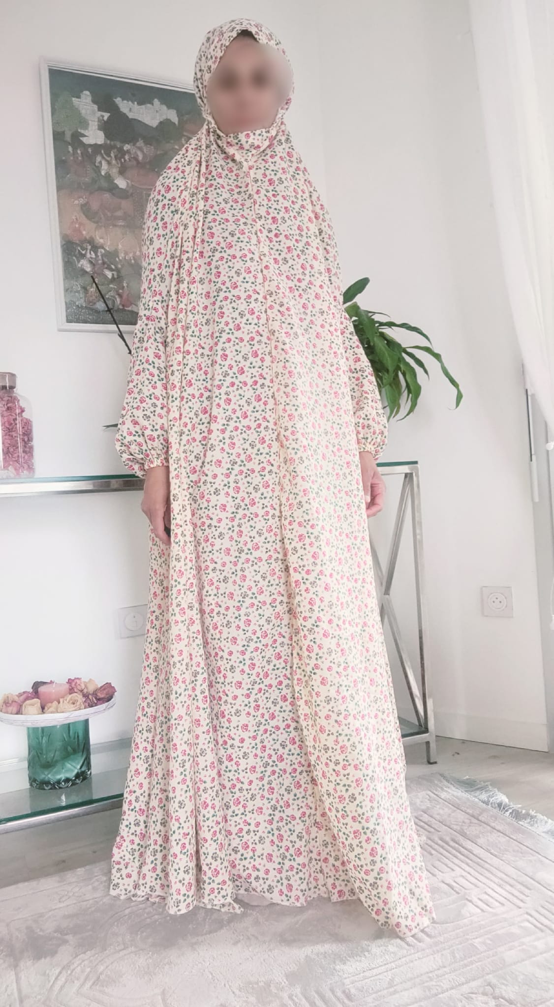 Abaya Rawda – Abaya de prière beige rose et vert fleurie