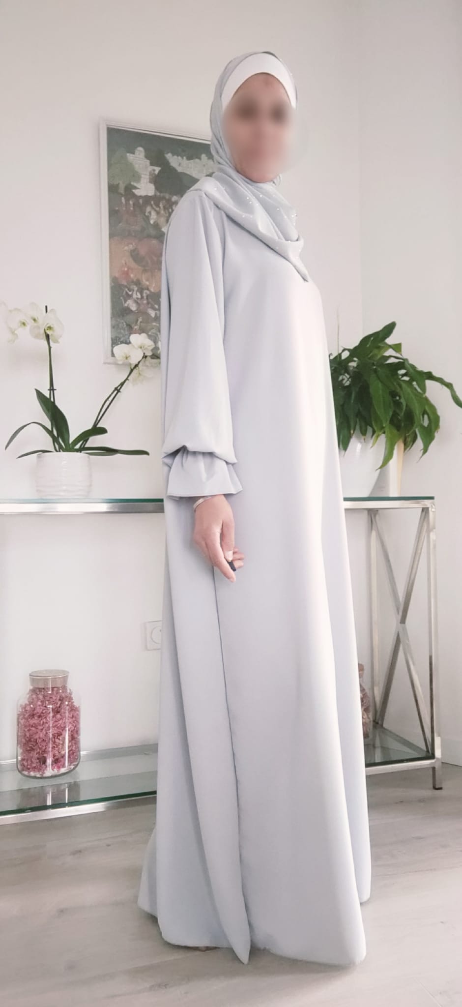 Abaya voile intégré et strass – Élégante, pratique et raffinée