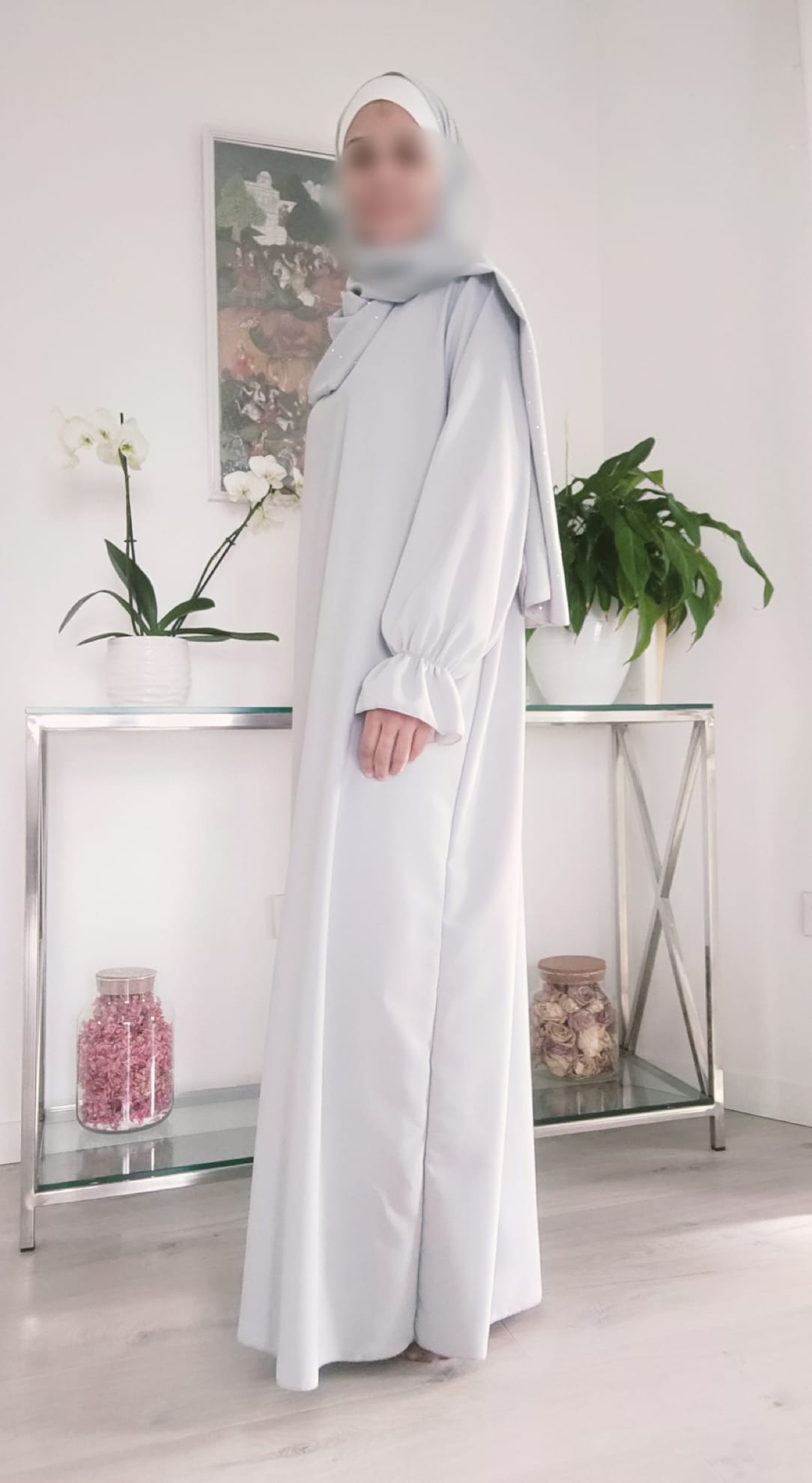 Abaya voile intégré et strass – Élégante, pratique et raffinée