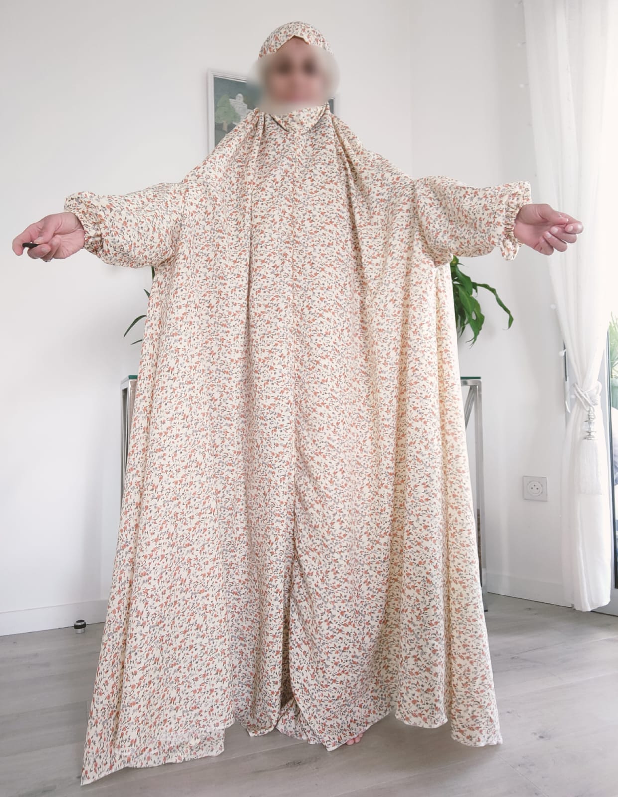 Abaya Rawda – Abaya de prière fleurie beige