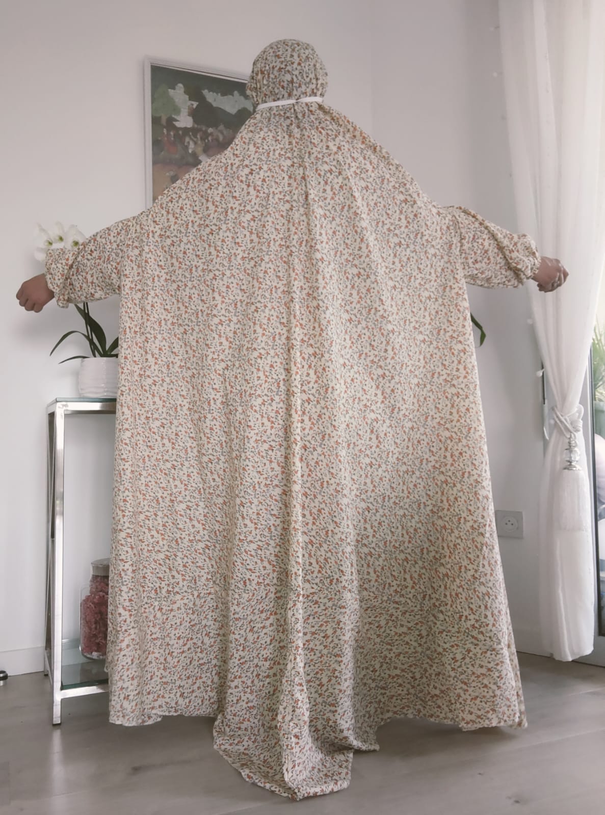 Abaya Rawda – Abaya de prière fleurie beige