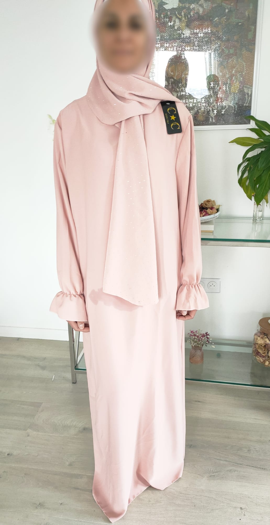 Abaya voile intégré et strass – Élégante, pratique et raffinée