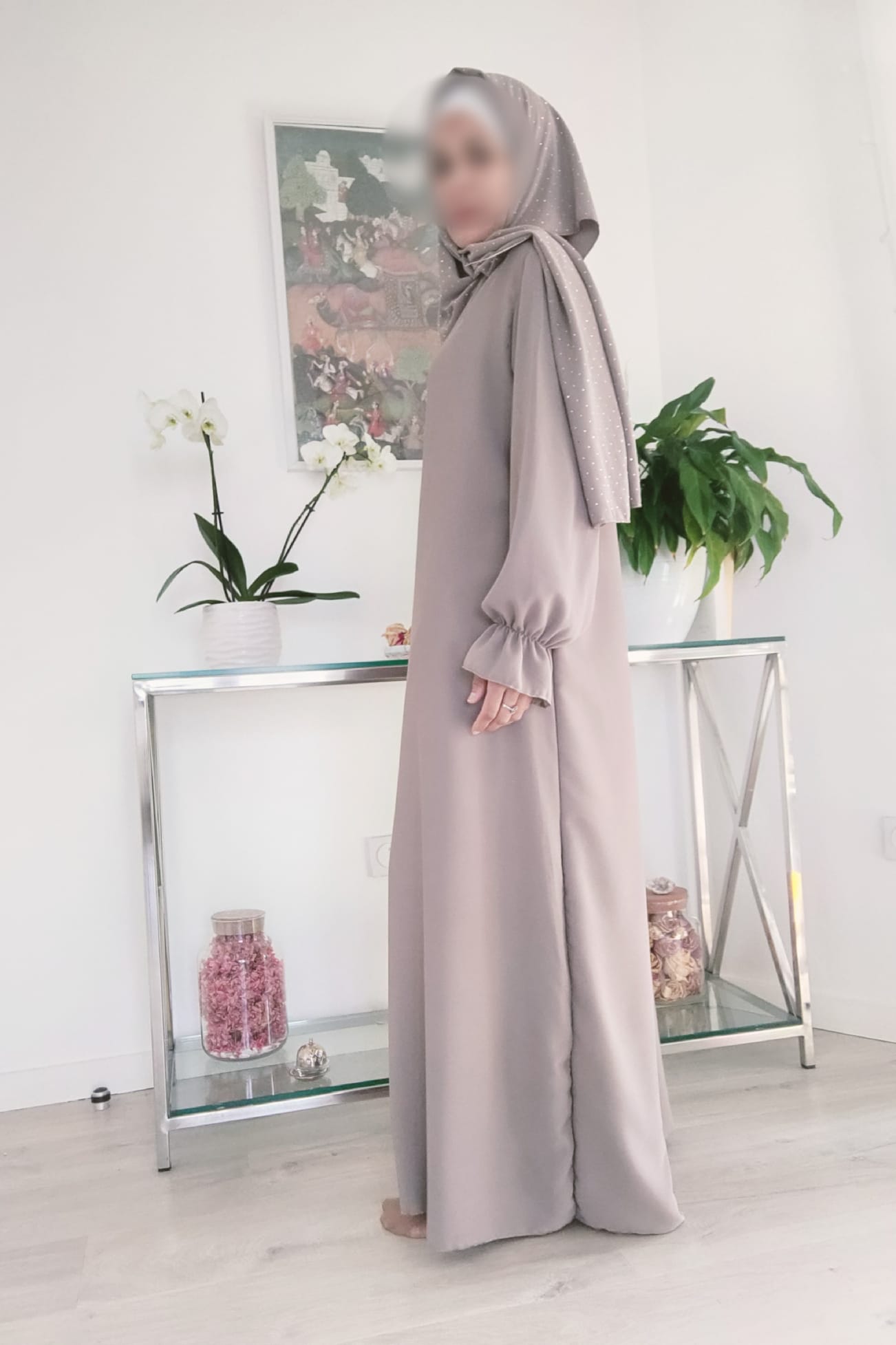 Abaya voile intégré et strass – Élégante, pratique et raffinée