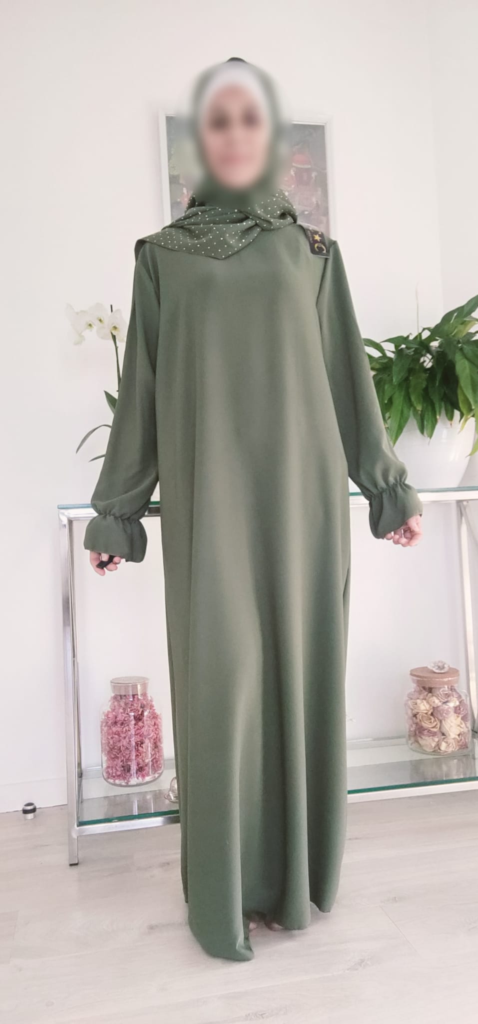 Abaya voile intégré et strass – Élégante, pratique et raffinée
