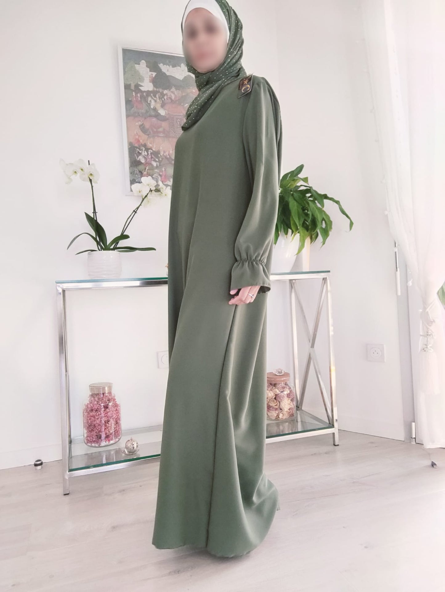 Abaya voile intégré et strass – Élégante, pratique et raffinée